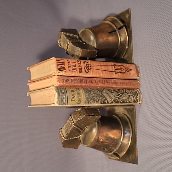 Pass And Stow Philadelphia Bronze Finish Bell Bookends Hong Kong - Picture 1 of 9